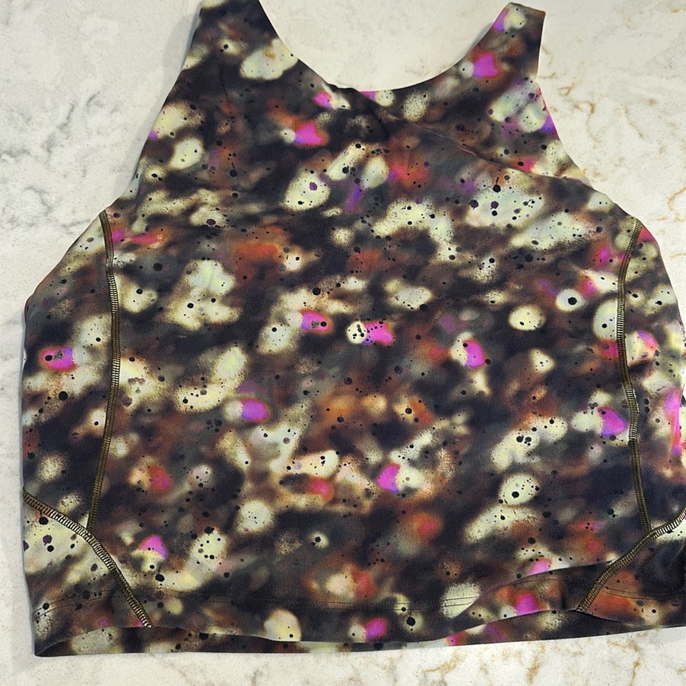 Lululemon workout crop top